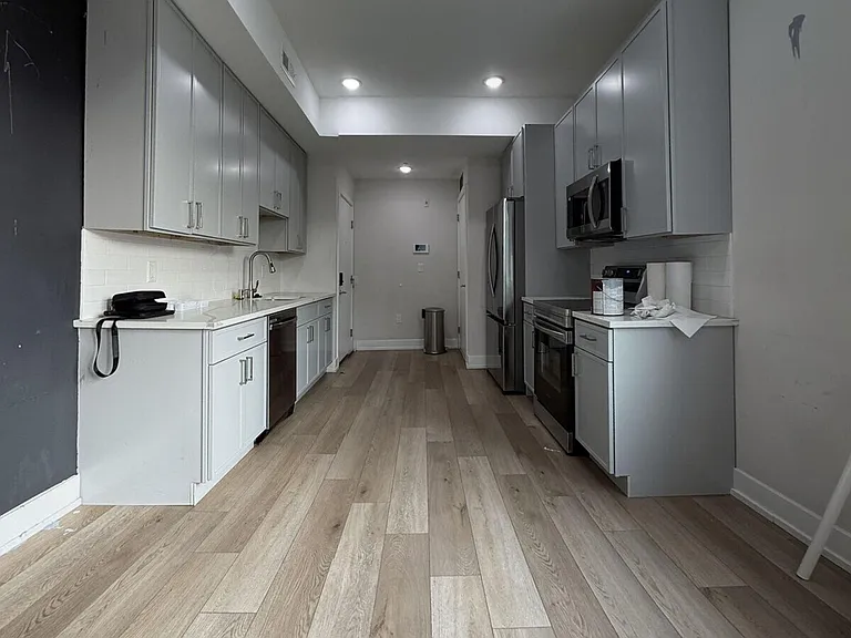 2528 N 9th St #C04 — Photo 8