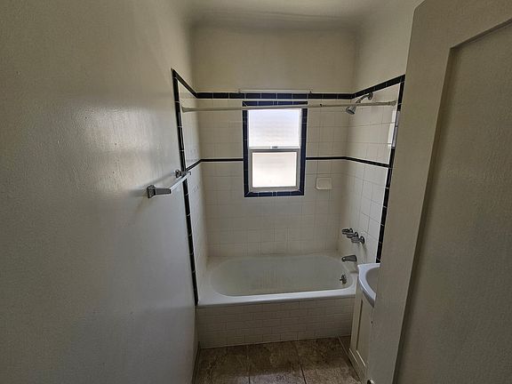5th image of 251 Cherry Ave APT 7