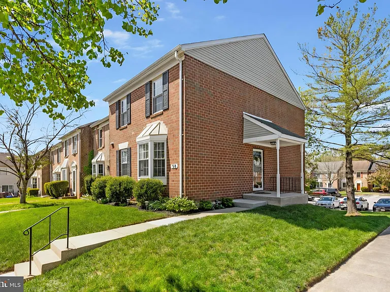 98 Courtland Woods Cir — Photo 3