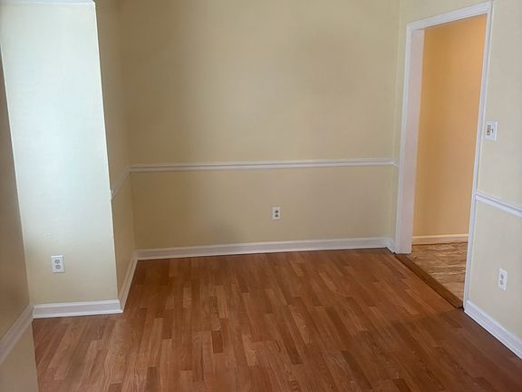 4th image of 5612 Trafalgar Arch