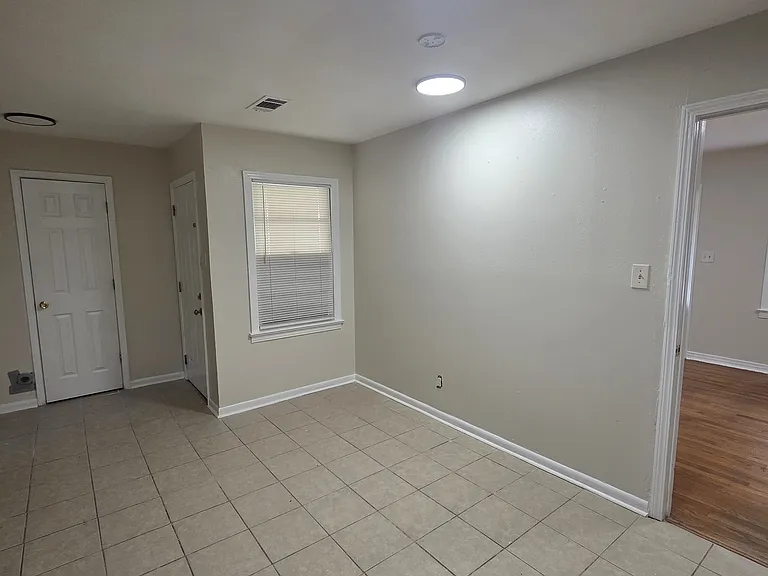 2639 Barbara St — Photo 5