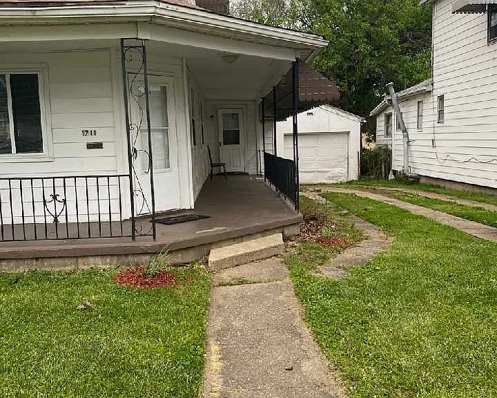 1740 Doulton Ave — Photo 1