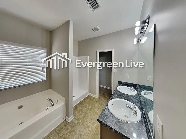 5060 Pioneer Pkwy — Photo 8