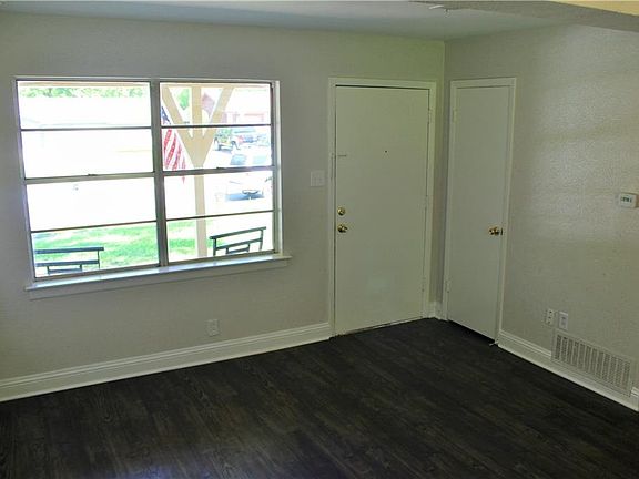 4th image of 2621 Linda Dr