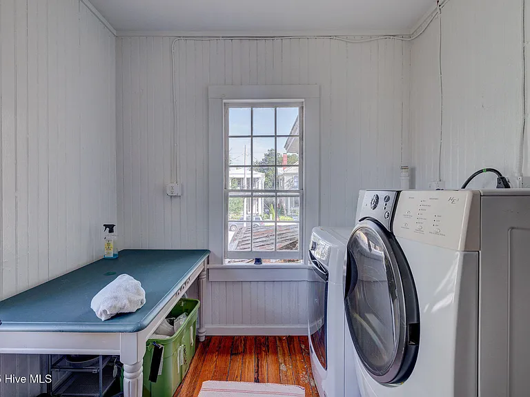 414 Orange St #B — Photo 11