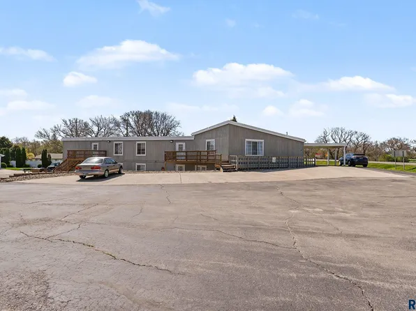 516 N Highland Ave, Madison, SD 57042
