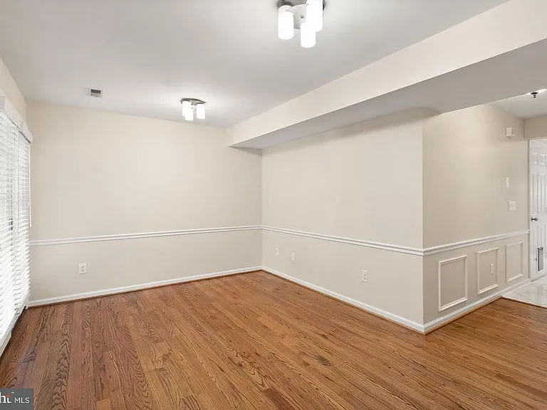 917 Rolfe Pl — Photo 47