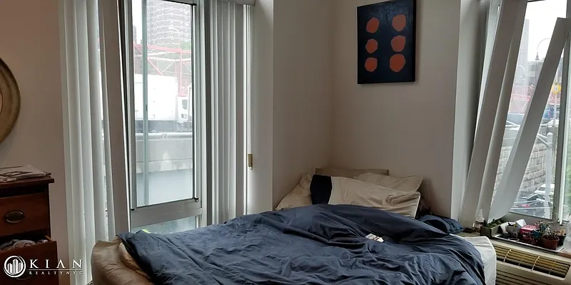 Rented by Kian Realty | media 17