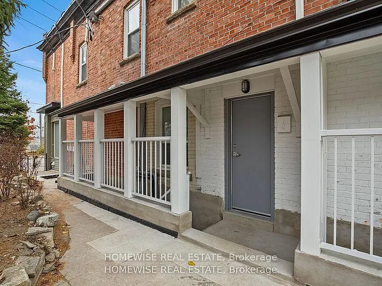 2563 Dundas St W #5 — Photo 1