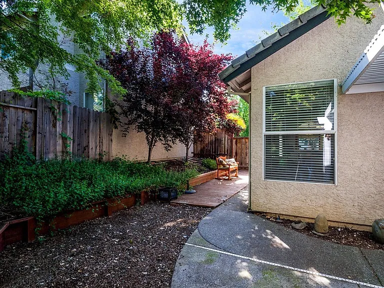 105 Rockbolt Cir — Photo 5