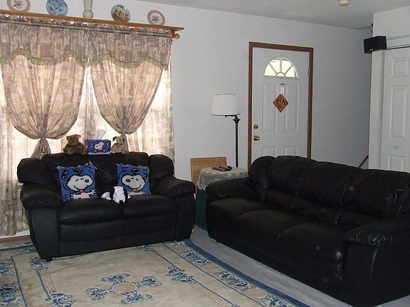 Living Room\Front entrance
