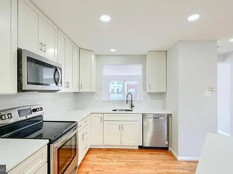 9863 Decatur Rd — Photo 17
