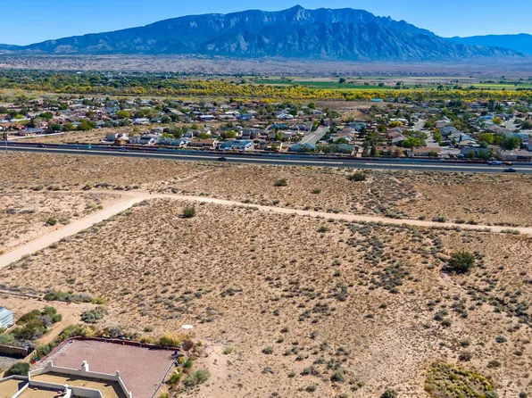 7061 Tampico Rd NE, Rio Rancho, NM 87144