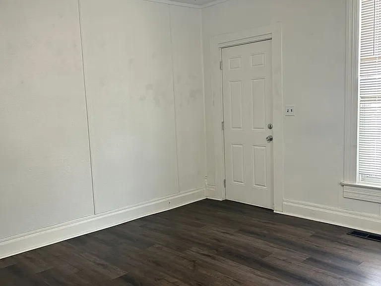 1005 Cincinnati St — Photo 2
