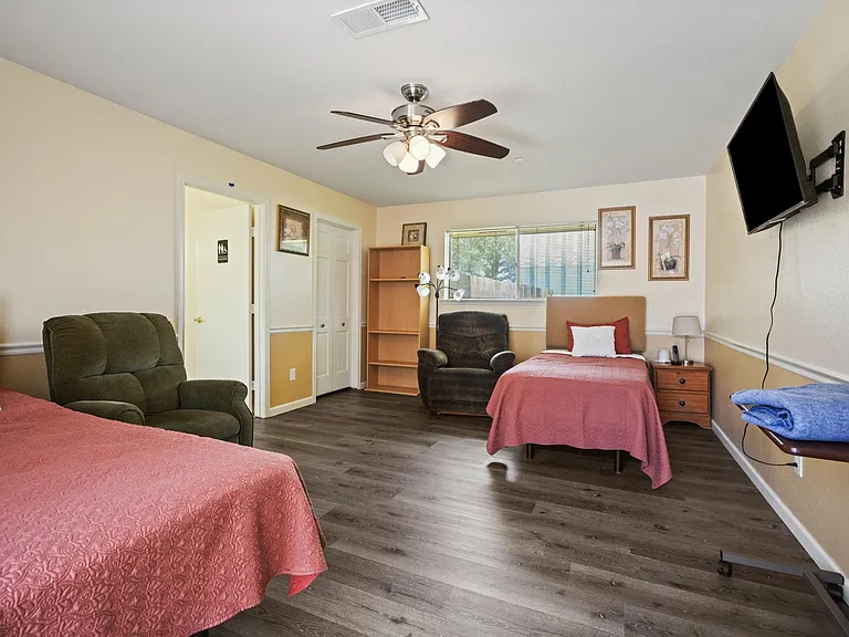 1218 S Johnson St — Photo 16