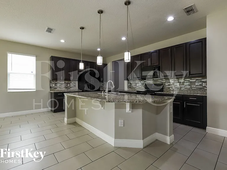 12018 Sumter Dr — Photo 5