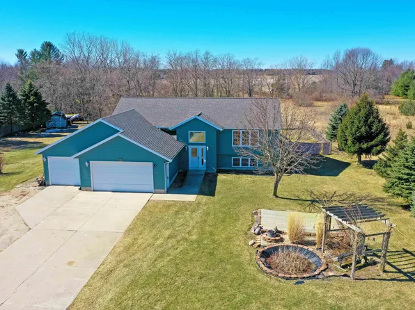 7228 Hancock Rd, Montague, MI 49437