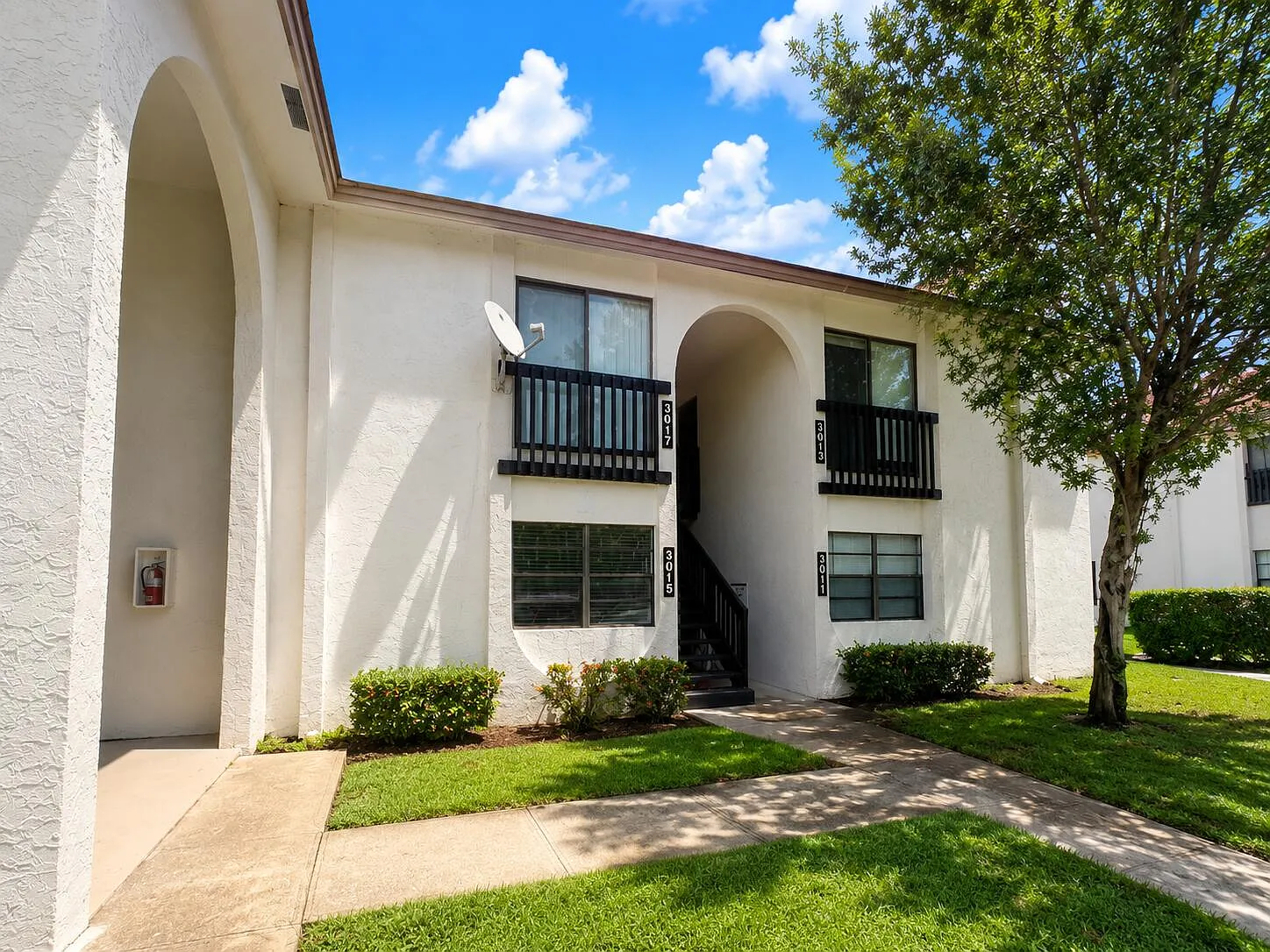2 bed, 2.0 bath, 800 sqft, $1,800 — Photo 1