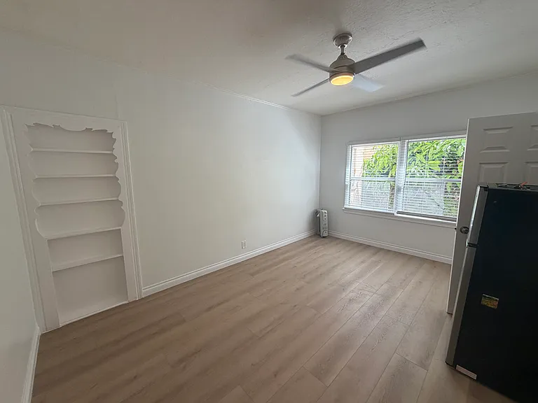 5636 La Mirada Ave #104 — Photo 2
