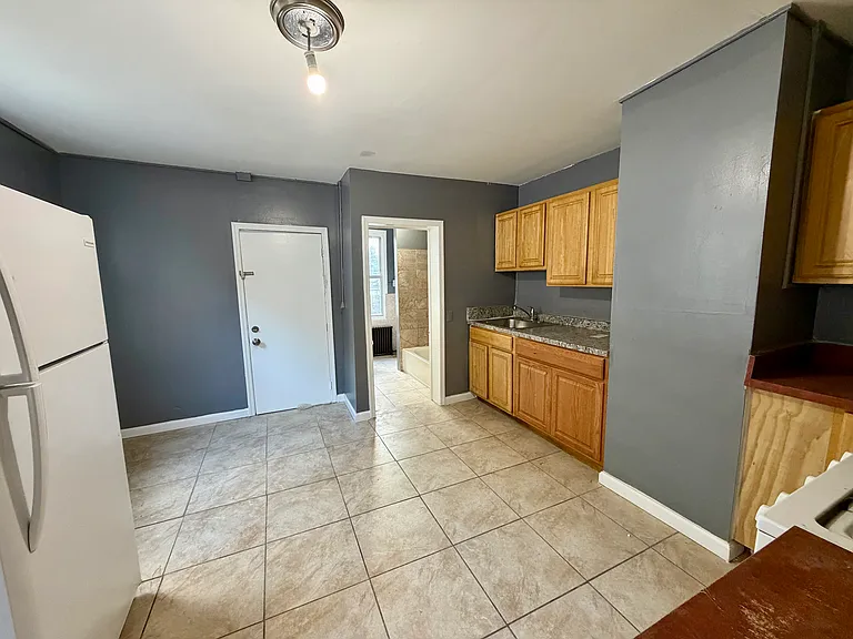 105 Wegman Pkwy #2 — Photo 6