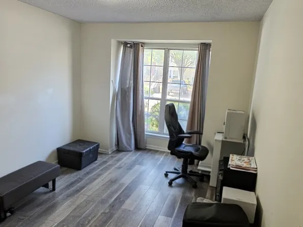 41 Walnut Street image 5 of 10