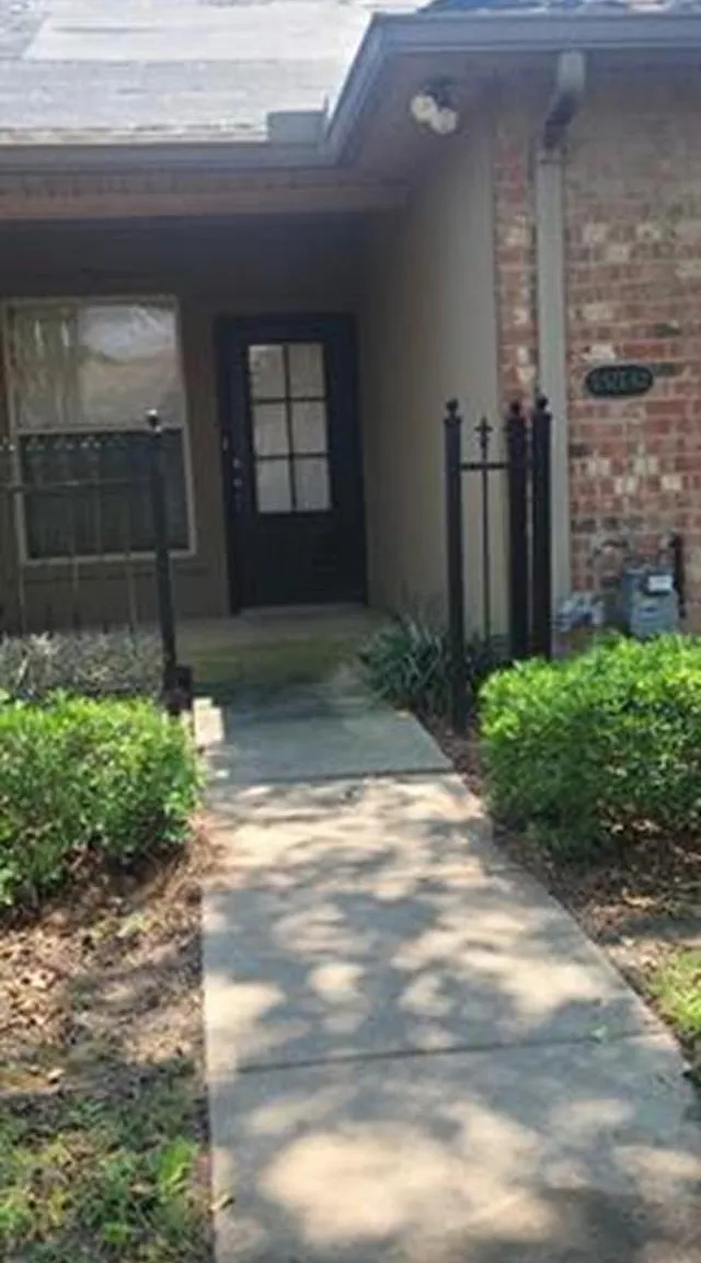 3 bed, 1525 sqft, $1,900 — Photo 2