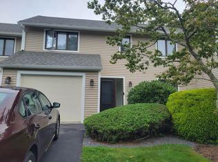 12 Fox Run Rd #12, Portsmouth, RI 02871