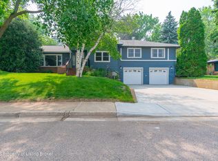 1019 5th Ave W, Dickinson, ND 58601