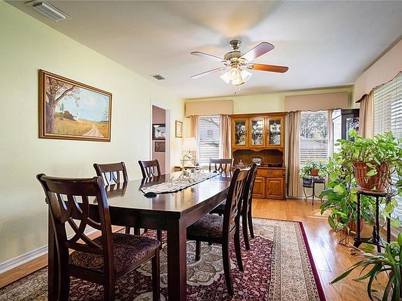5th image of 415 W Vista Ct