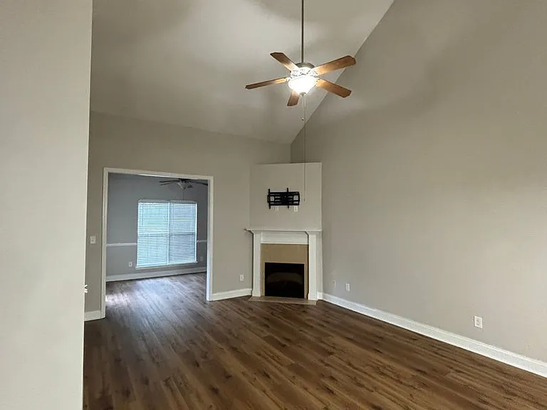333 High Meadows Pl — Photo 3