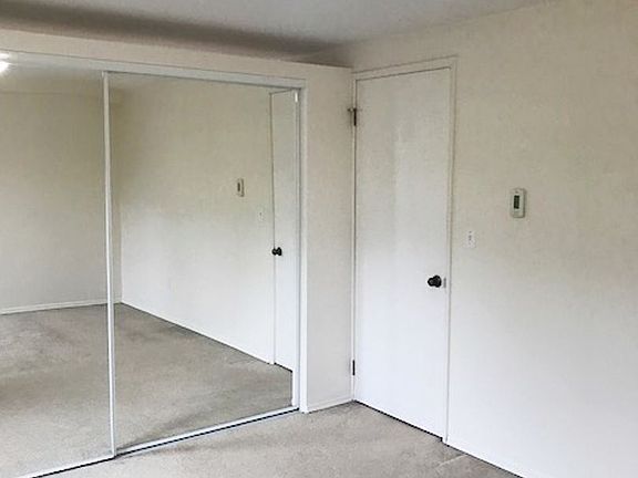 4th image of 2700 NE 125th St APT 306