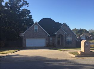 5210 S 62nd St, Rogers, AR 72758
