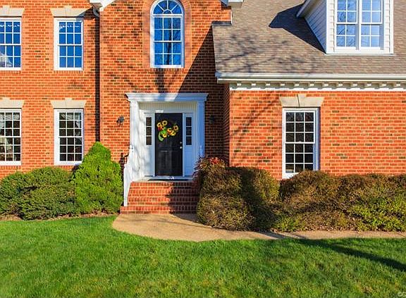 3rd image of 5513 Summer Creek Way