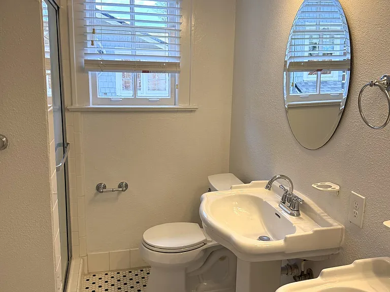 1705 Mallory St — Photo 22