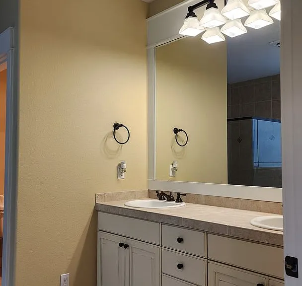 3819 Cameron Dr NE — Photo 32