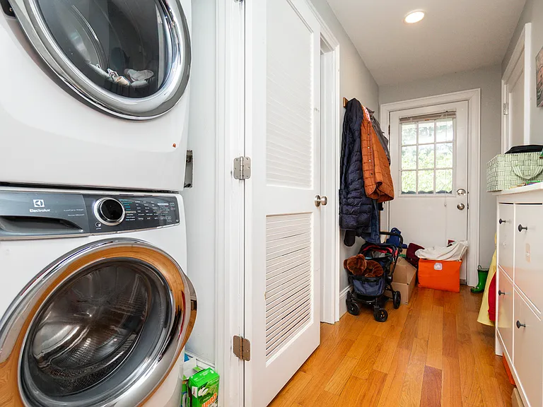279 Concord Ave #2 — Photo 10