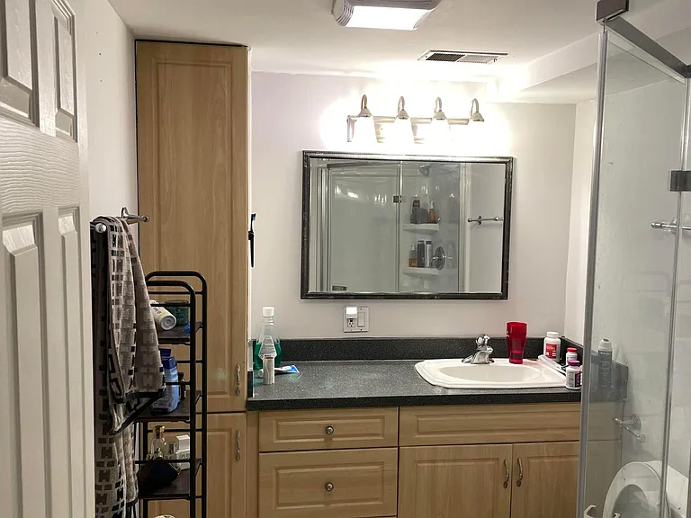 945 W Agatite Ave #G — Photo 6