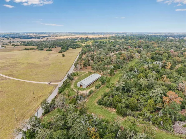6618 Stokes Rd, Bellville, TX 77418