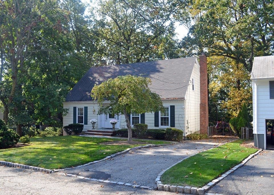 1st image of 49 Birchwood Ave