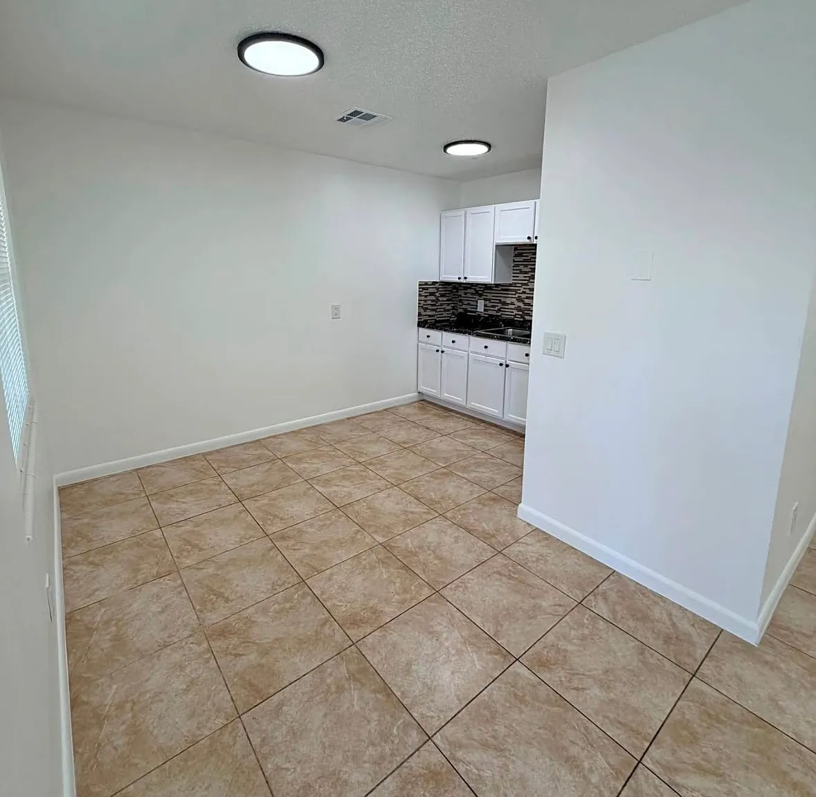 2 bed, 680 sqft, $2,000 — Photo 1