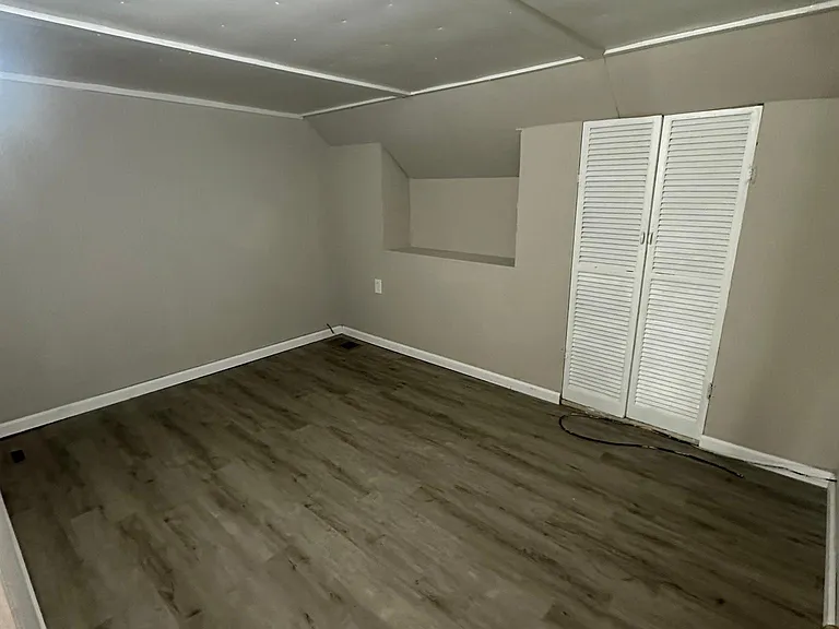 2210 Lee Ave — Photo 11