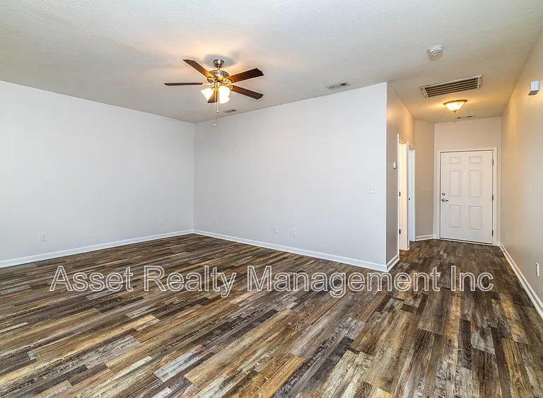 5532 Libby Way — Photo 12