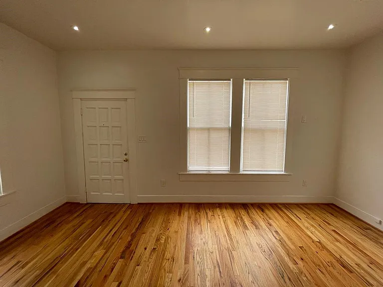 2118 Carter St — Photo 3