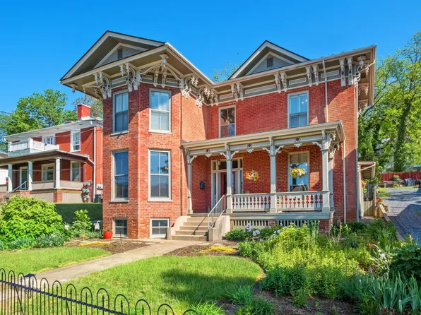 815 W Beverley St, Staunton, VA 24401