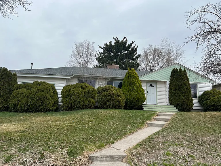 140 N 18th Ave #B — Photo 1