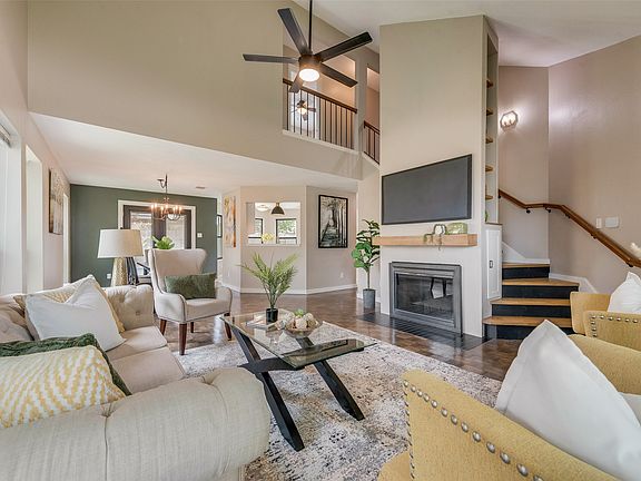 4th image of 7806 Park Ln
