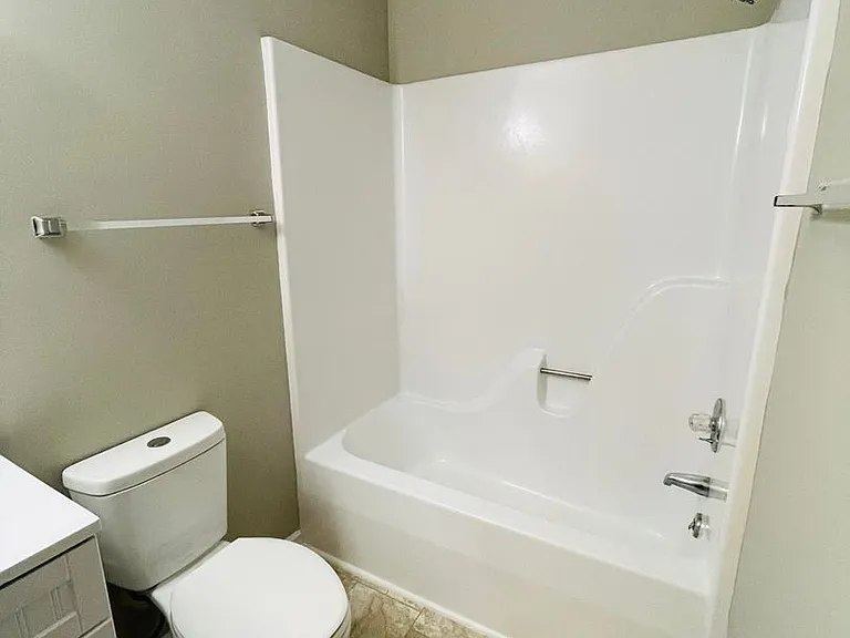 1625 Buttonwood Ct #F — Photo 9