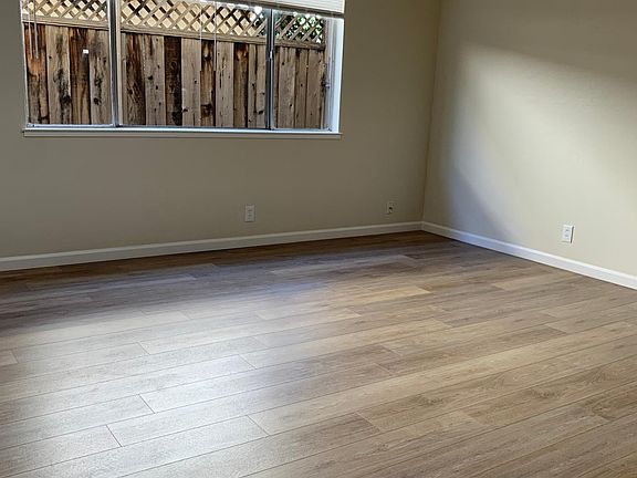 2nd image of 5585 Clovercrest Dr APT 1