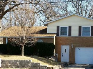3034 7th St, Moline, IL 61265