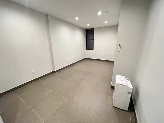 Rented by Tapiro Realty | media 7